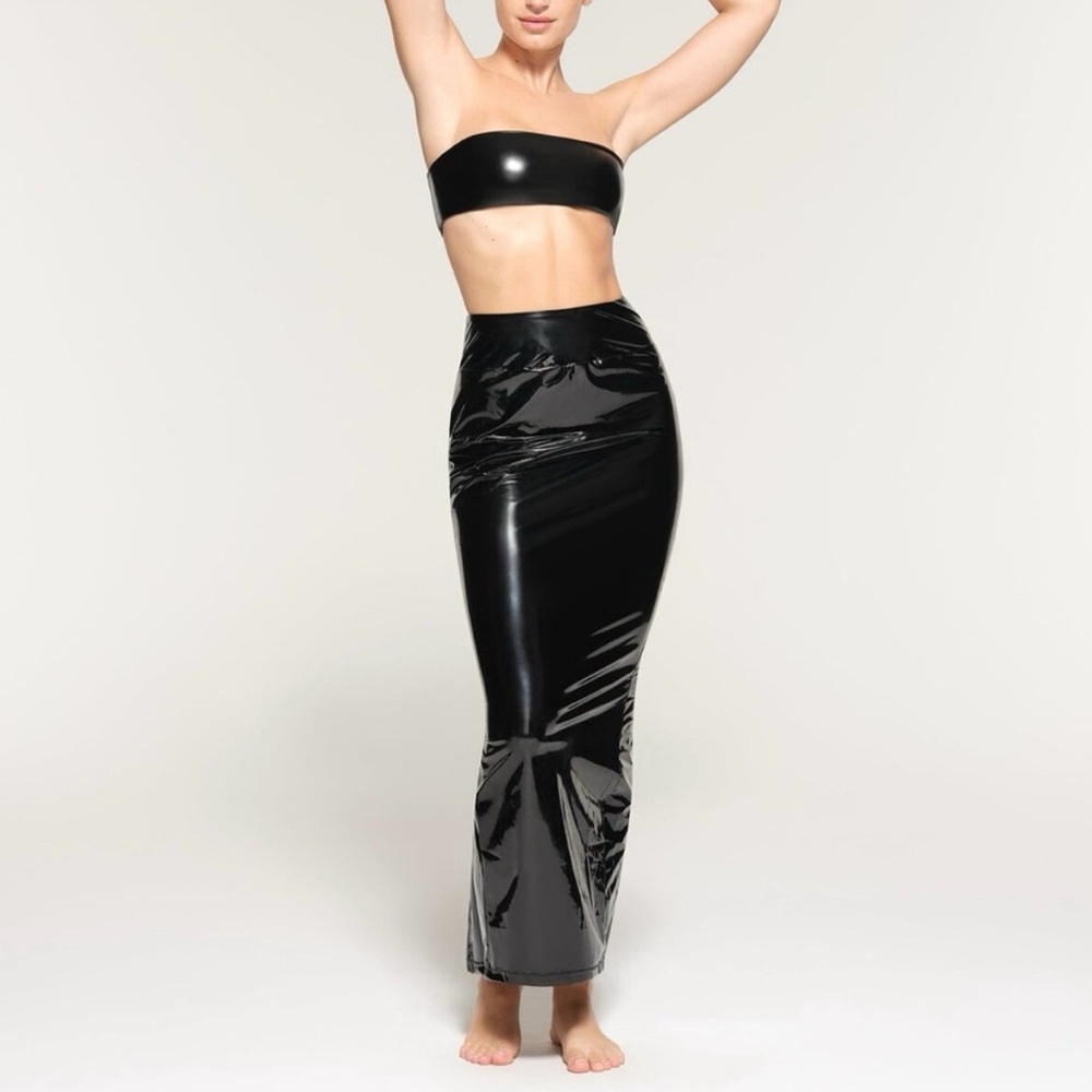 SKIMS Black Women's Skirt